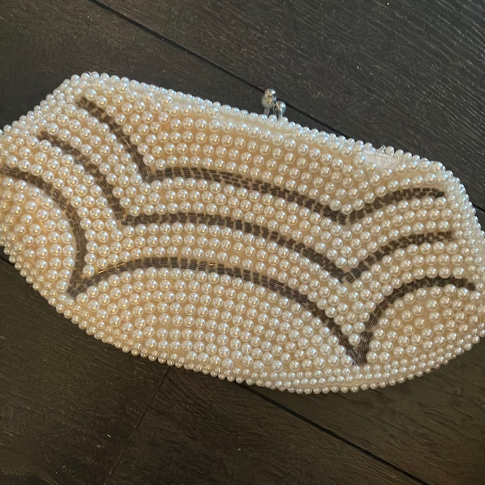 Elegant clasp Clutch